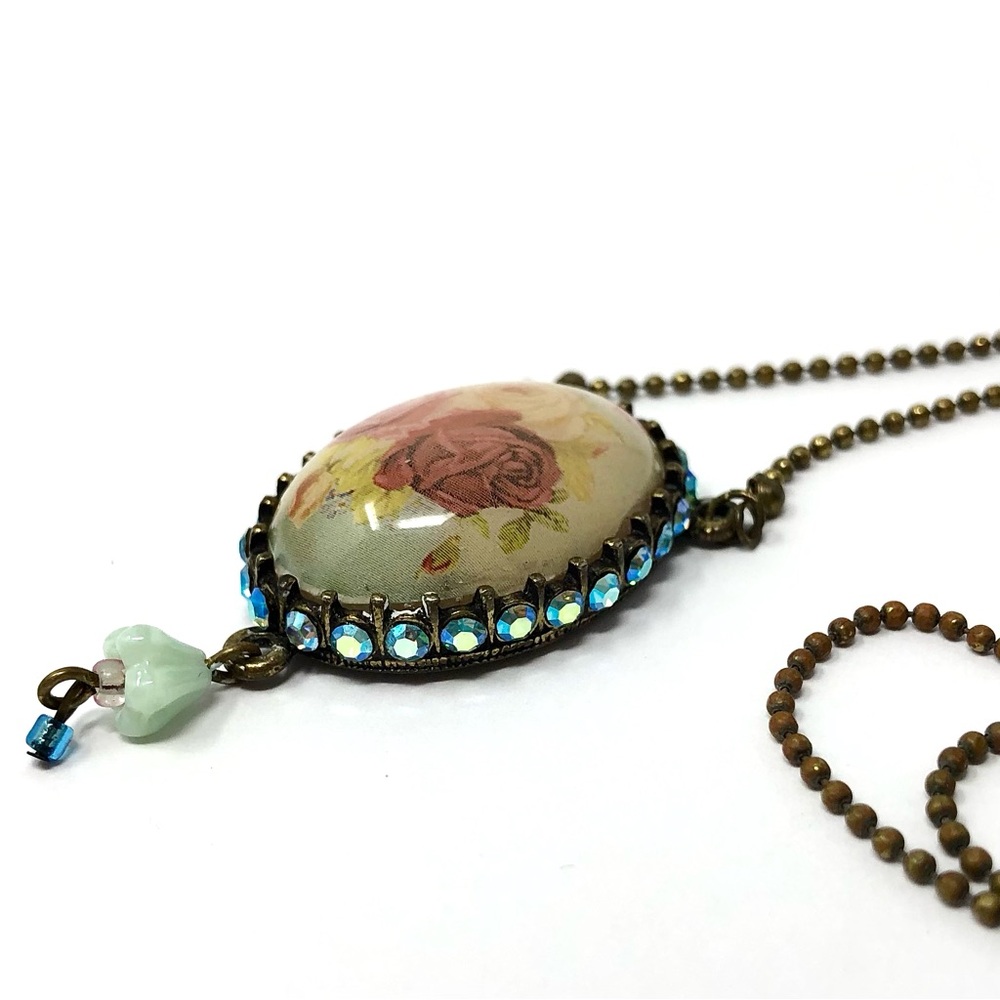 Michal Negrin Victorian-inspired floral and Swarovski crystal pendant necklace - Picture 9 of 11